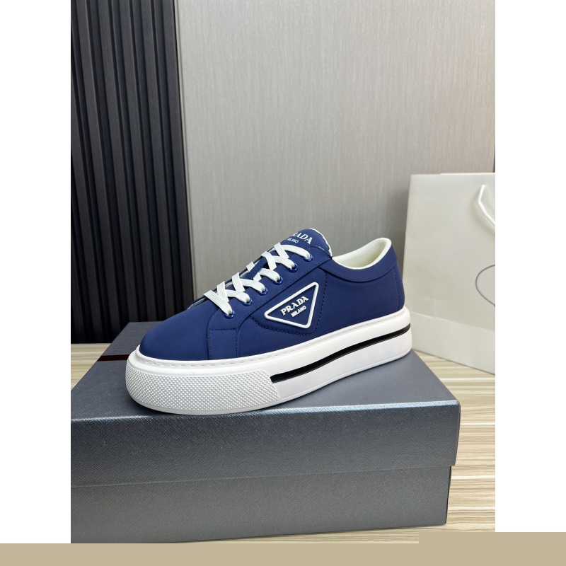 Pra*a casual shoes